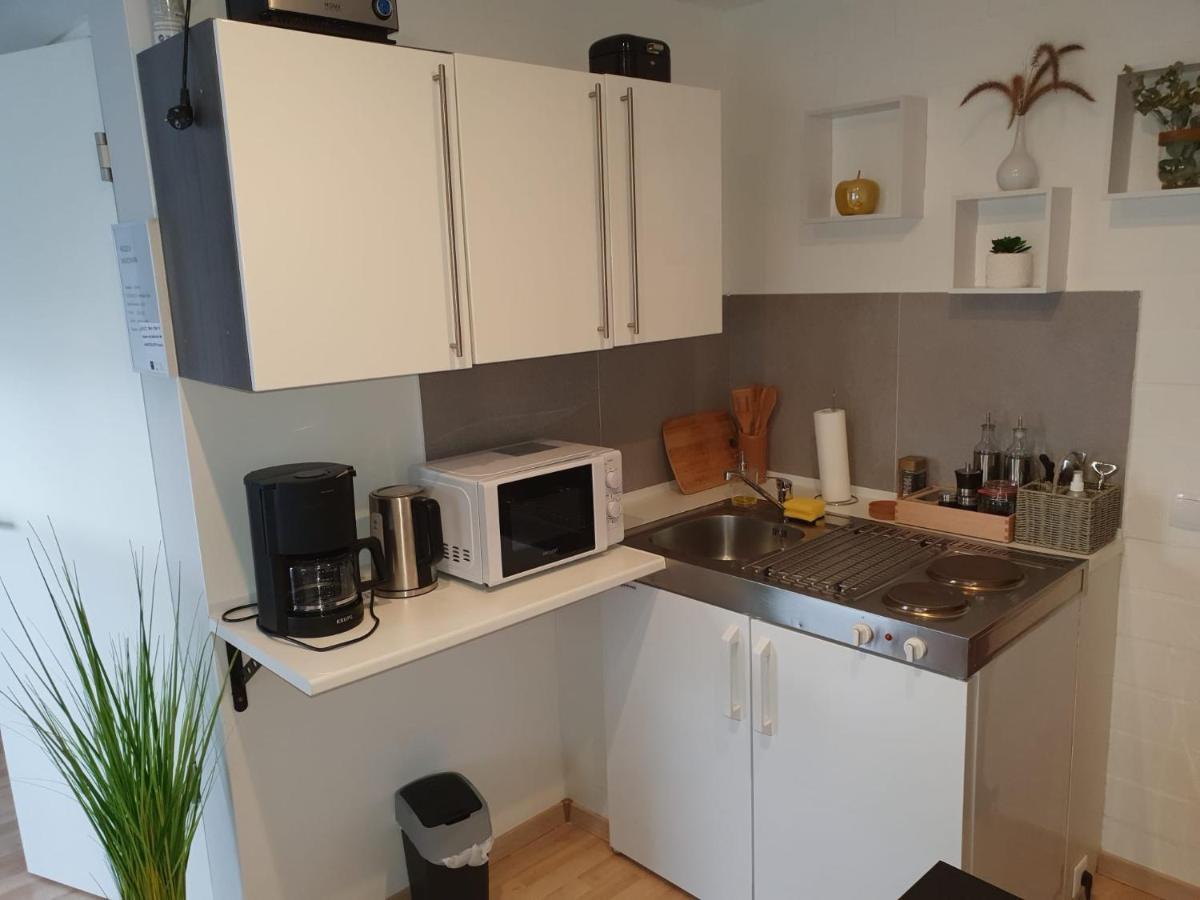 Privat Apartaments , Eigene Eigang, Eigene Badezimmer, Und Eigene Kueche ชแตร์เลน ภายนอก รูปภาพ